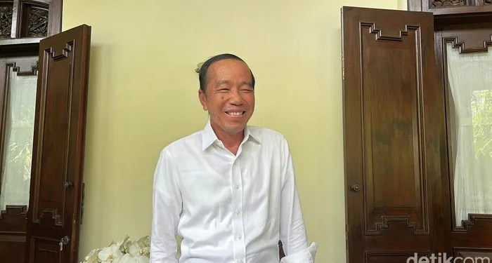 Presiden ke 7 ri joko widodo jokowi di rumahnya di sumber banjarsari solo senin 1472025 1752480931081 169